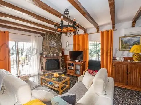Casa-Villa de 6 Dormitorios en venta Frigiliana, España