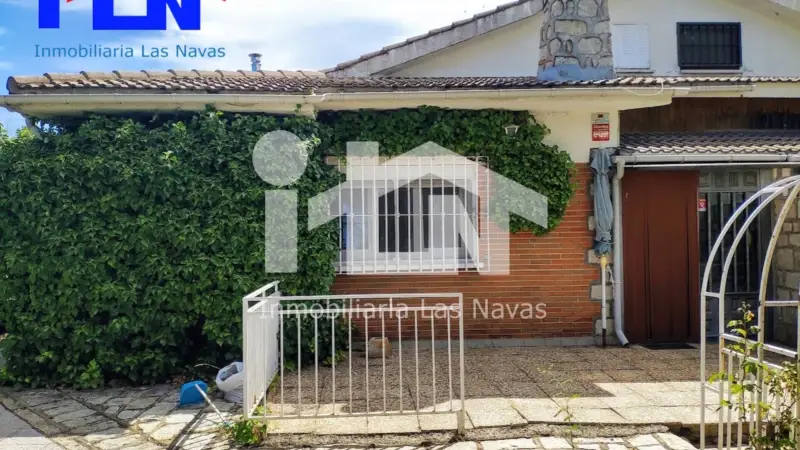 Chalet en venta en Calle de los Sauces