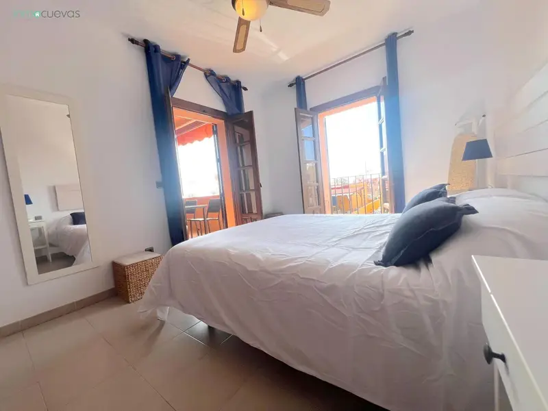 Piso en venta en Villaricos con vistas al mar y piscinas