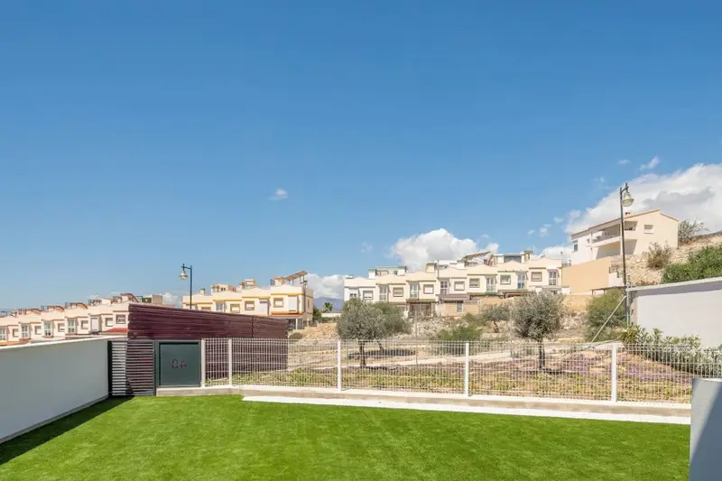 Venta Chalets Finestrat: Pareados, Adosados y Villas con Piscina