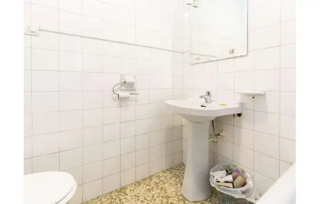 Alquiler de Habitaciones en Apartamento 150m² Centro Granada