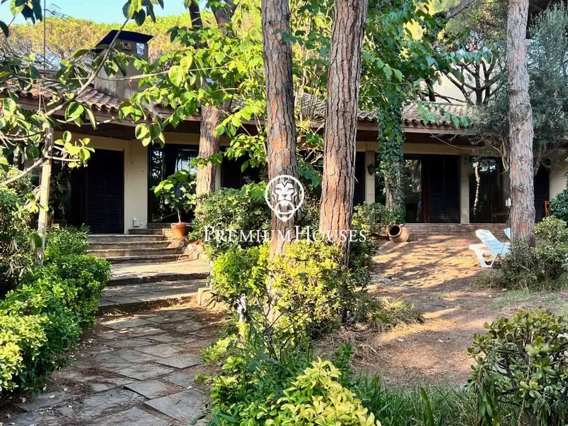 Chalet en Castelldefels con piscina cerca de la playa
