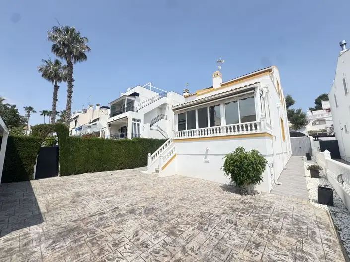 Villa 3 Dormitorios Orihuela Costa