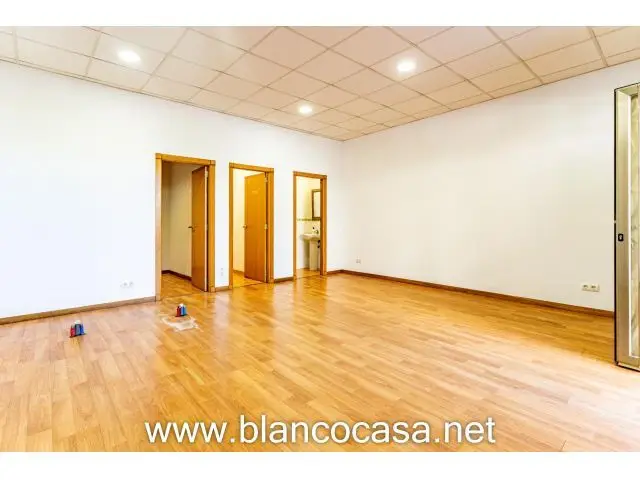 Local en Alquiler para Peluqueria o Estetica en Carballo