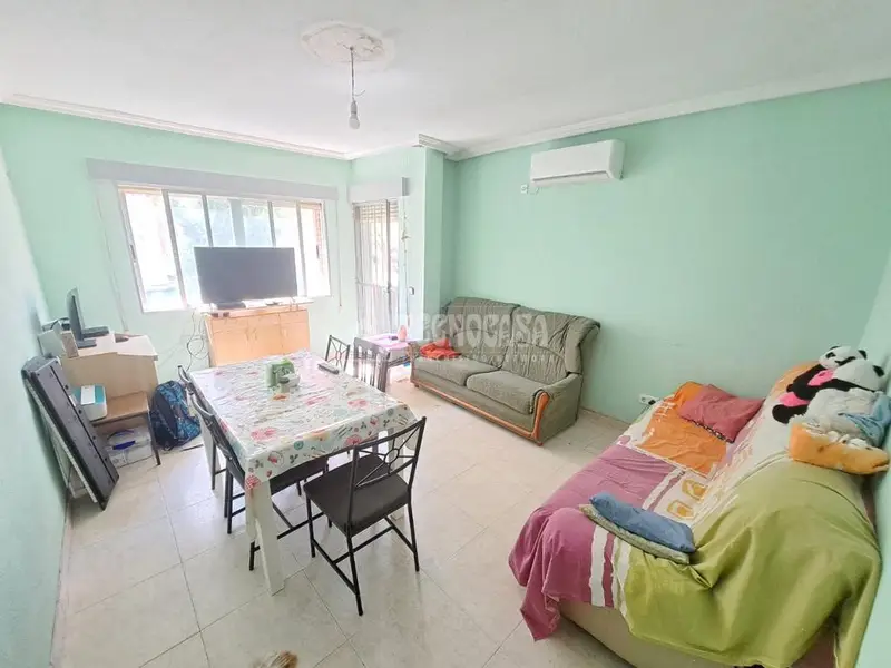 Piso en Venta Parla Zona Reyes: Amplio y Luminoso