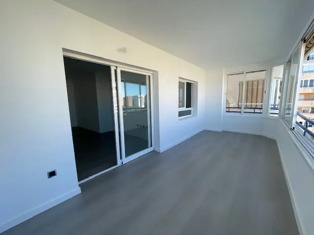Venta de piso con piscina y terraza en Playa San Juan (Alicante)