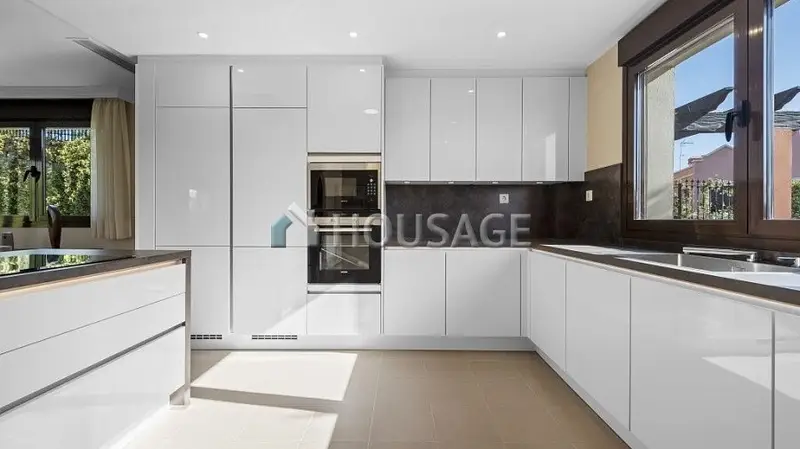 Villa en Venta con Vistas al Golf y Lagos