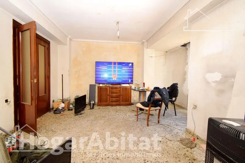 Piso en venta Torrefiel Valencia exterior reforma balcon patio