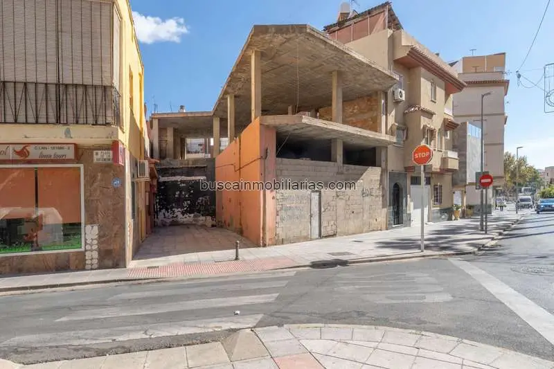 Solar con Estructura en Centro de Motril - Oportunidad de Inversion