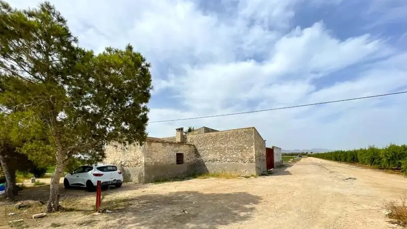 Terreno con Finca en San Isidro Alicante