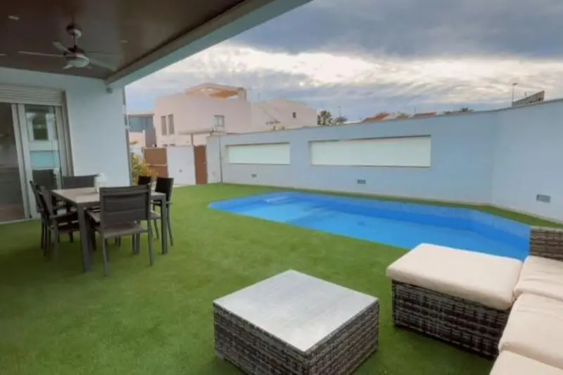 Villa en Venta Mil Palmeras 3 Dormitorios Piscina Privada