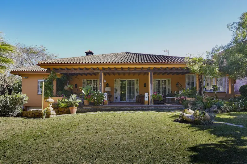 Casa-Villa de 4 Dormitorios en venta Puerto Banus, España