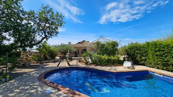 Finca Rustica en L'Ametlla de Mar con Piscina y Vivienda