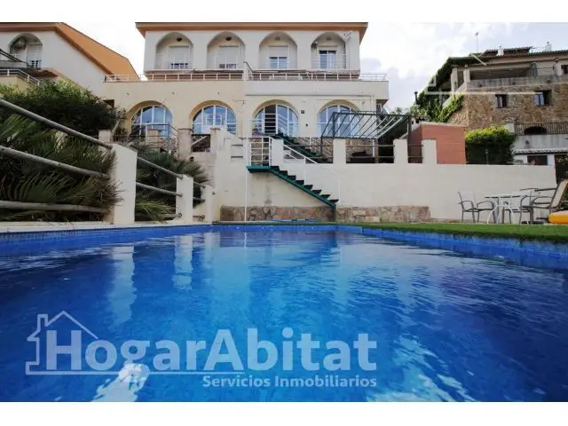 Chalet con Piscina Garaje Terraza y Barbacoa en Gandía