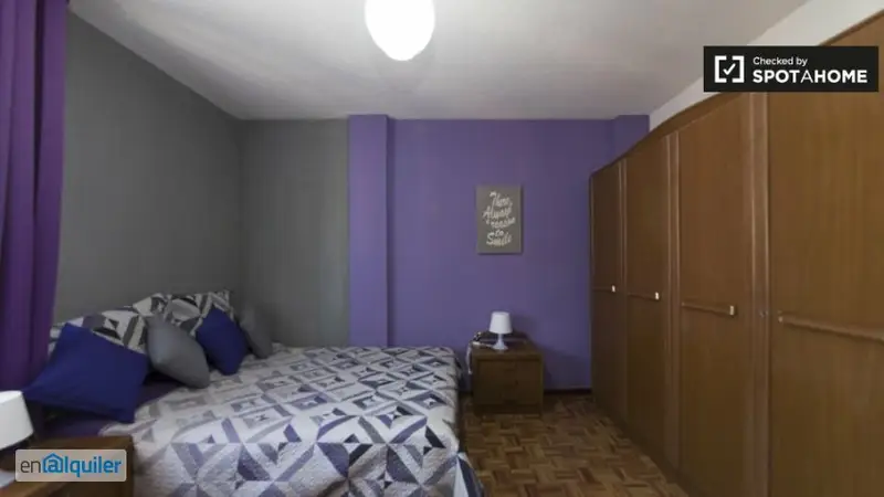 Habitacion Amplia en Apartamento de 5 Dormitorios Alcalá Henares
