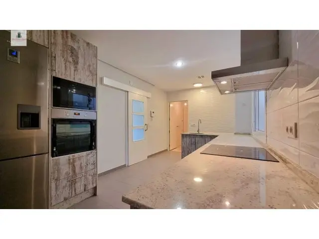 Piso en Venta en Badajoz 5 Dormitorios 3 Baños