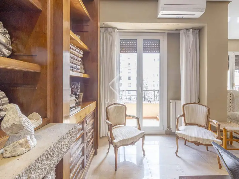 Apartamento en Valencia ciudad: Amplio y Luminoso