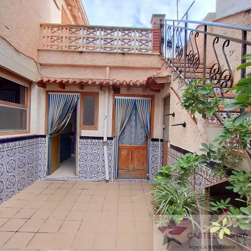 Venta Adosado de 6 habitaciones en Pueblo, La Romana - Ref: 812-1-273