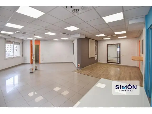 Oficina en Manresa: 89m², Visible y Luminosa
