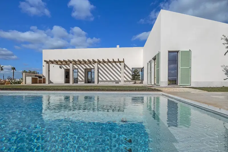 Villa de Lujo en Campos Mallorca con Piscina y Edificio Anexo