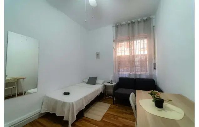 Habitaci
ón 130m
² Sevilla Alquiler Media-Larga Duraci
ón