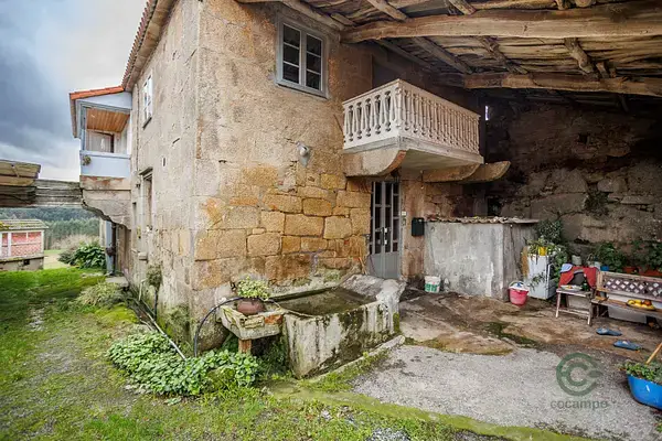 Casa con 3,13 hectáreas en Irixoa cerca de playas