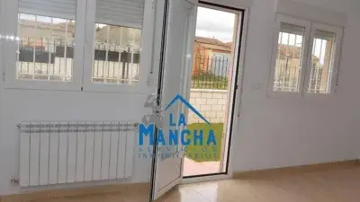 Adosado en Villar de Chinchilla 4 dormitorios 2 baños
