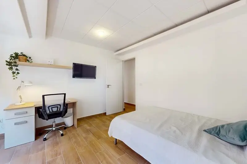 Habitaci
ón Amueblada en Piso Compartido Alicante