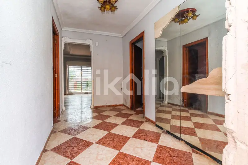 Casa en venta en Reus Tarragona 140m2 5 dormitorios 2 banos terraza