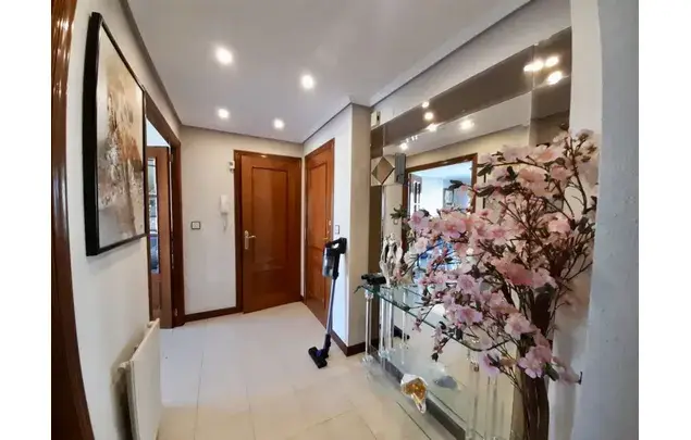 Alquiler Apartamento 3 Dormitorios Laredo 95m2 Piscina Tenis