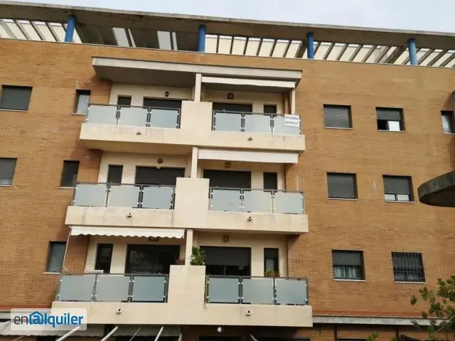 Apartamento en Tomares con 2 dormitorios garaje piscina y jardin