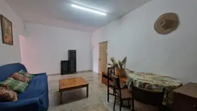 Casa Adosada en Almogía Pueblo: Reforma y Tranquilidad