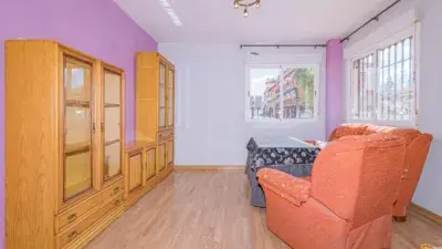 Piso en Venta en La Zubia: Gran Oportunidad