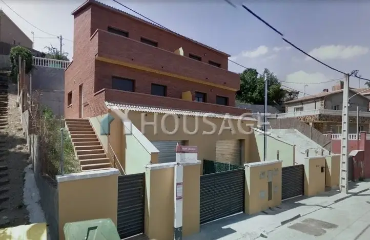 Chalet Adosado en venta Terrassa 139m2 Jardin 143m2