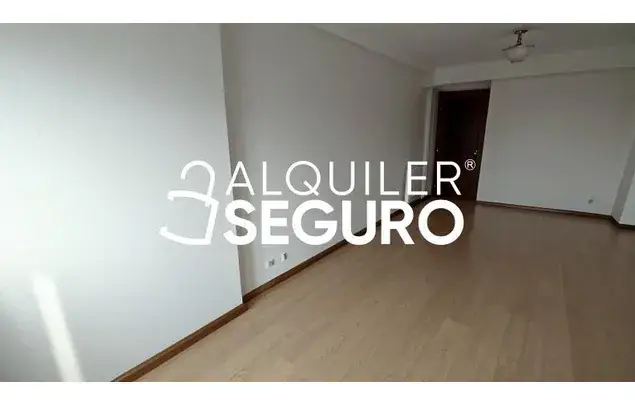 Rent 3 bedroom apartment of 80 m² in Madrid