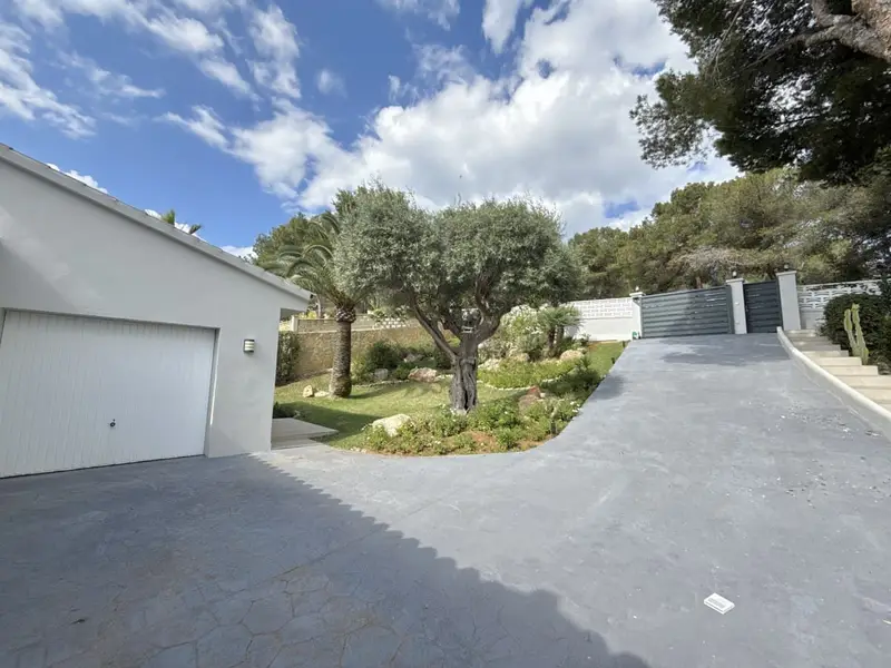 Chalet en Venta Costa de la Calma Mallorca 4 Dormitorios Piscina Spa