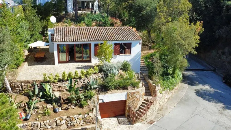 Chalet en Tossa de Mar con Vistas al Mar y Playa Privada
