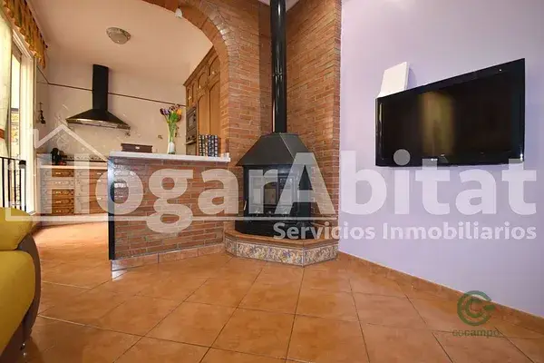 Casa Doble con Garaje y Terraza de 100m2 en Castellon