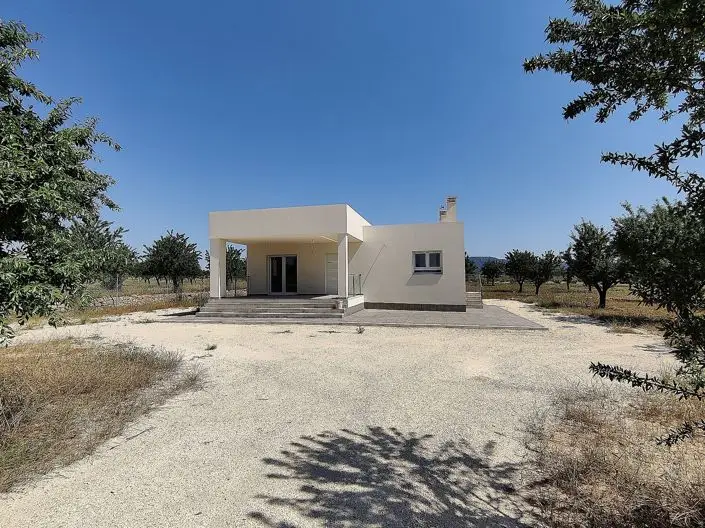 Villa 3 Dormitorios Piscina Nueva Construccion Pinoso