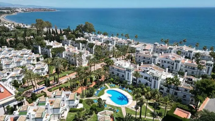 Apartamento en Primera Linea de Playa Estepona 2 Dormitorios