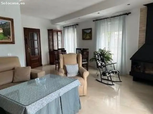 Casa amplia con garaje trastero y azotea vistas a la sierra