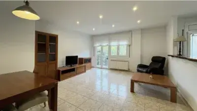 Piso en venta en Manlleu 98m2 3 habitaciones 2 baños terraza balcón