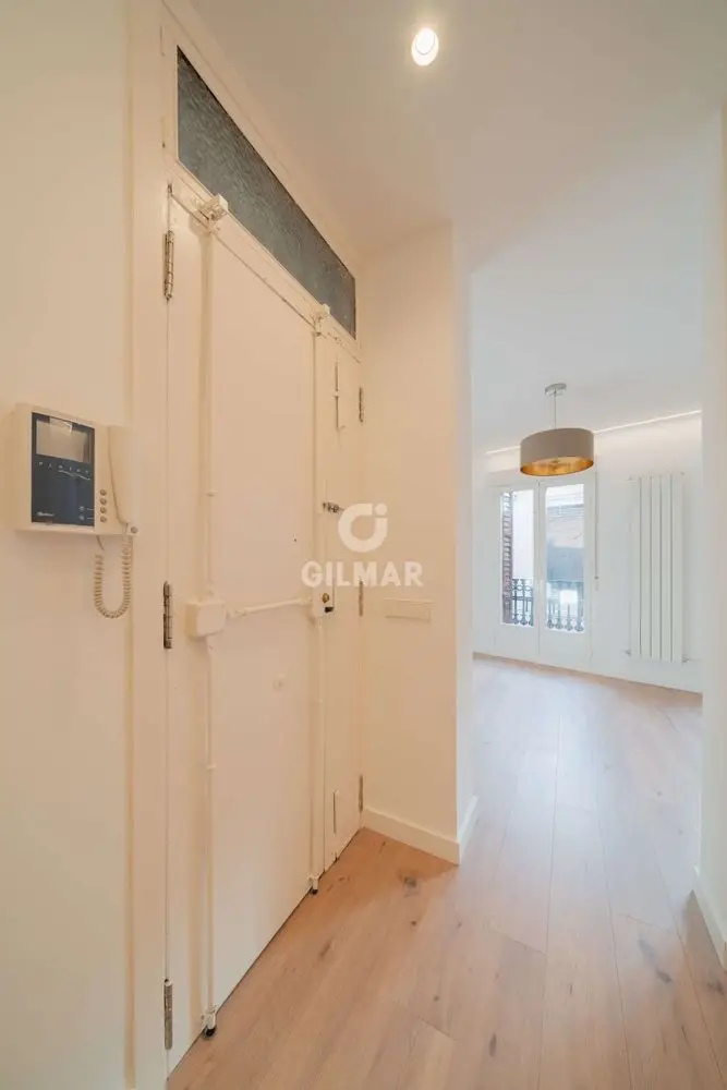 Piso en Alquiler Cortes Madrid 2 Dormitorios 72m2