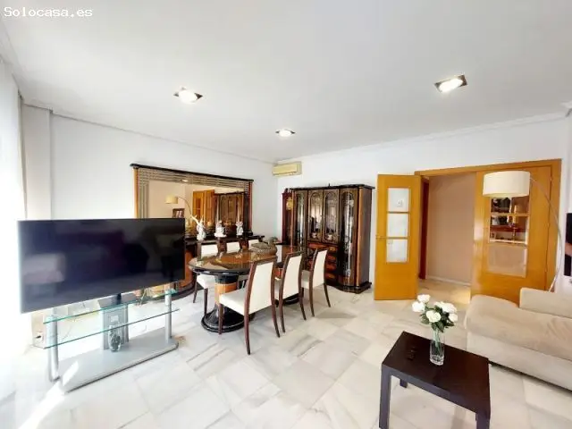 Casa con Local Comercial en Venta Cuatro Dormitorios