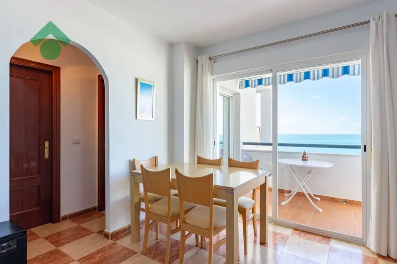 Piso en venta con vistas al mar en La Herradura