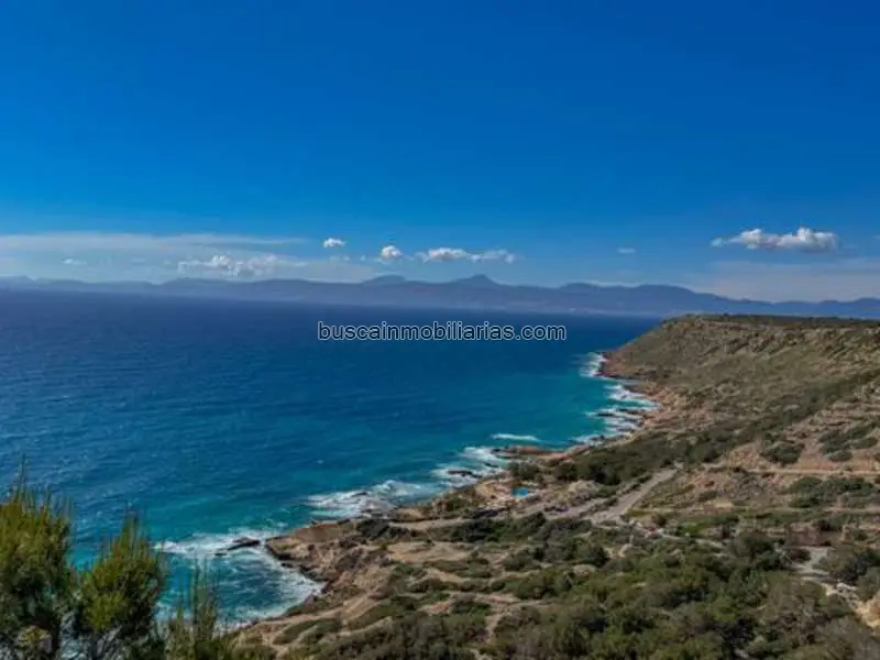 Parcela en Venta en Llucmajor  Maravillosa Propiedad en Primera Linea de Mar