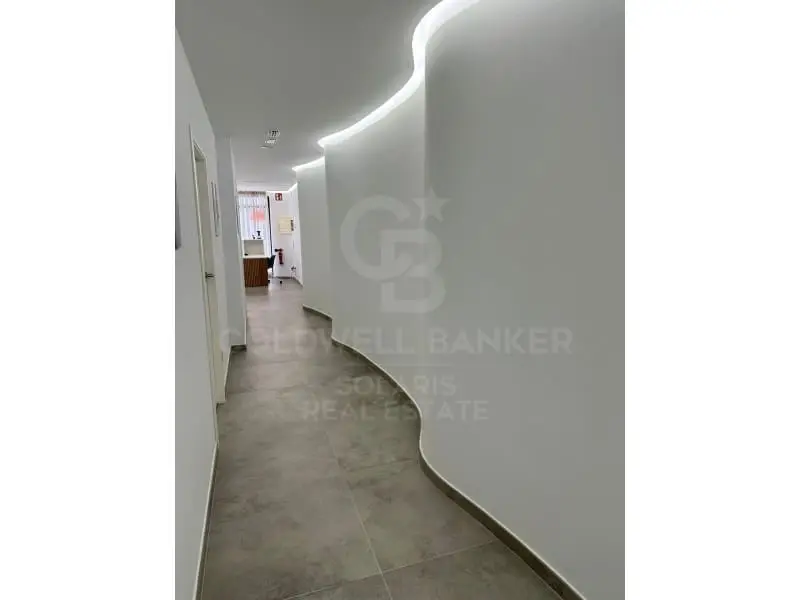Local Comercial en Puerto Jávea: Clínicas Médicas y Dentales