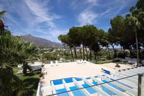 Casa-Villa de 6 Dormitorios en venta Puerto Banus, España