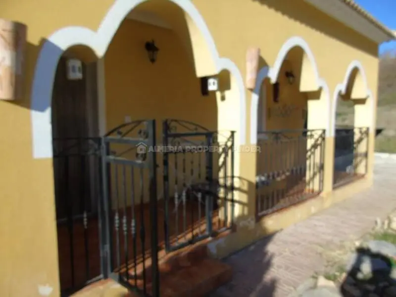 Villa en Venta 3 Dormitorios Casa de Invitados Oria Almeria