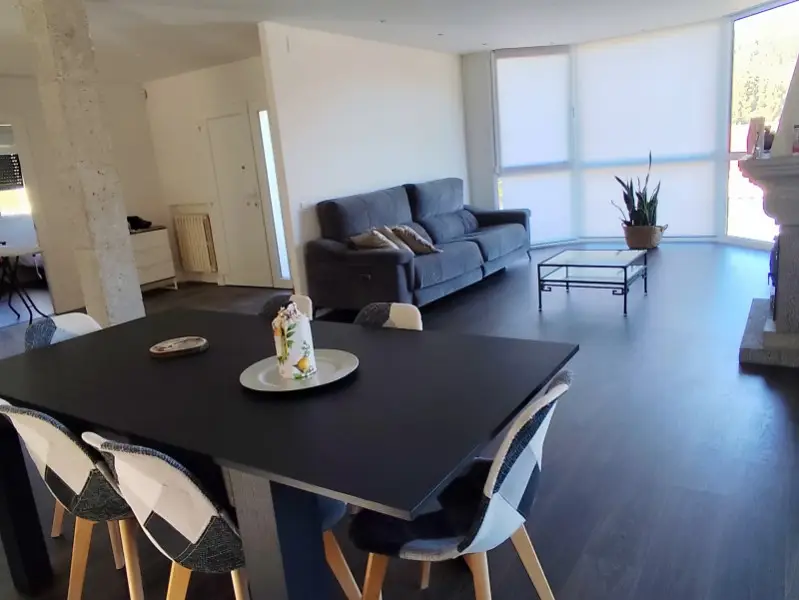 Casa en Venta en Pravia con Chimenea y Jardín